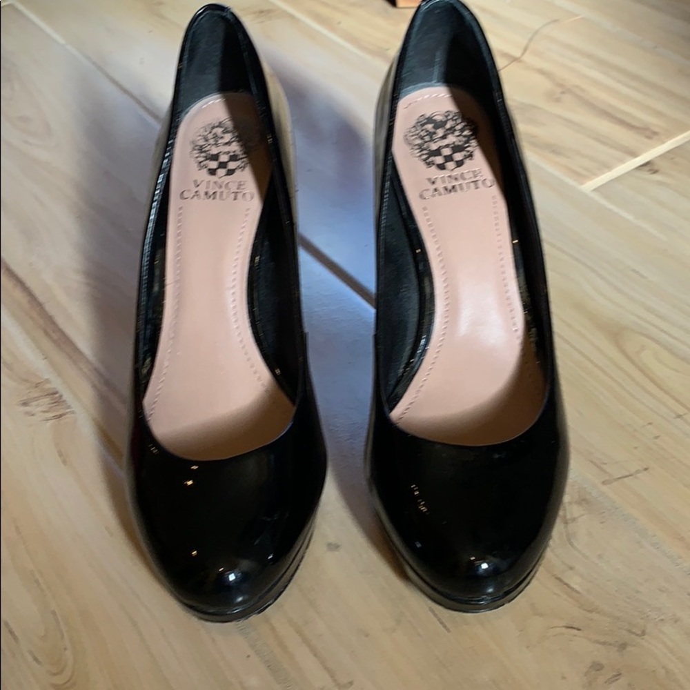 Vince Camuto Black Patent heels, size 8